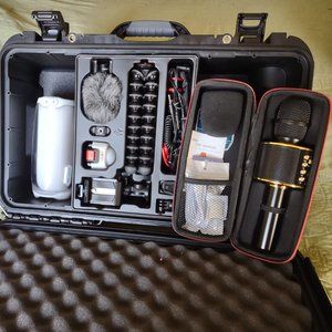 JBL WIRELESS SPEAKER &VLOGGING KIT